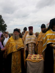 Священнослужители крестного хода 15.09.2013